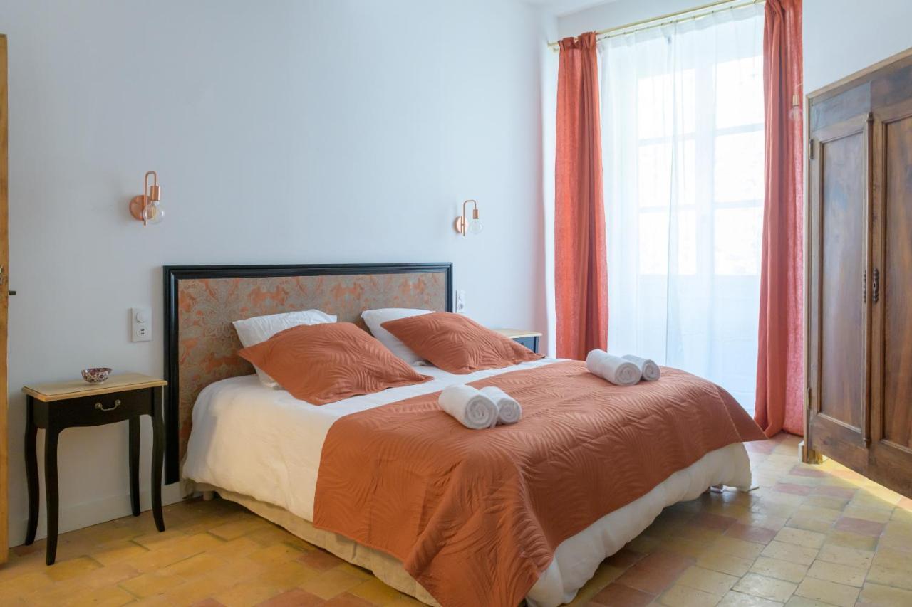 La Tour Des Remparts Bed & Breakfast *