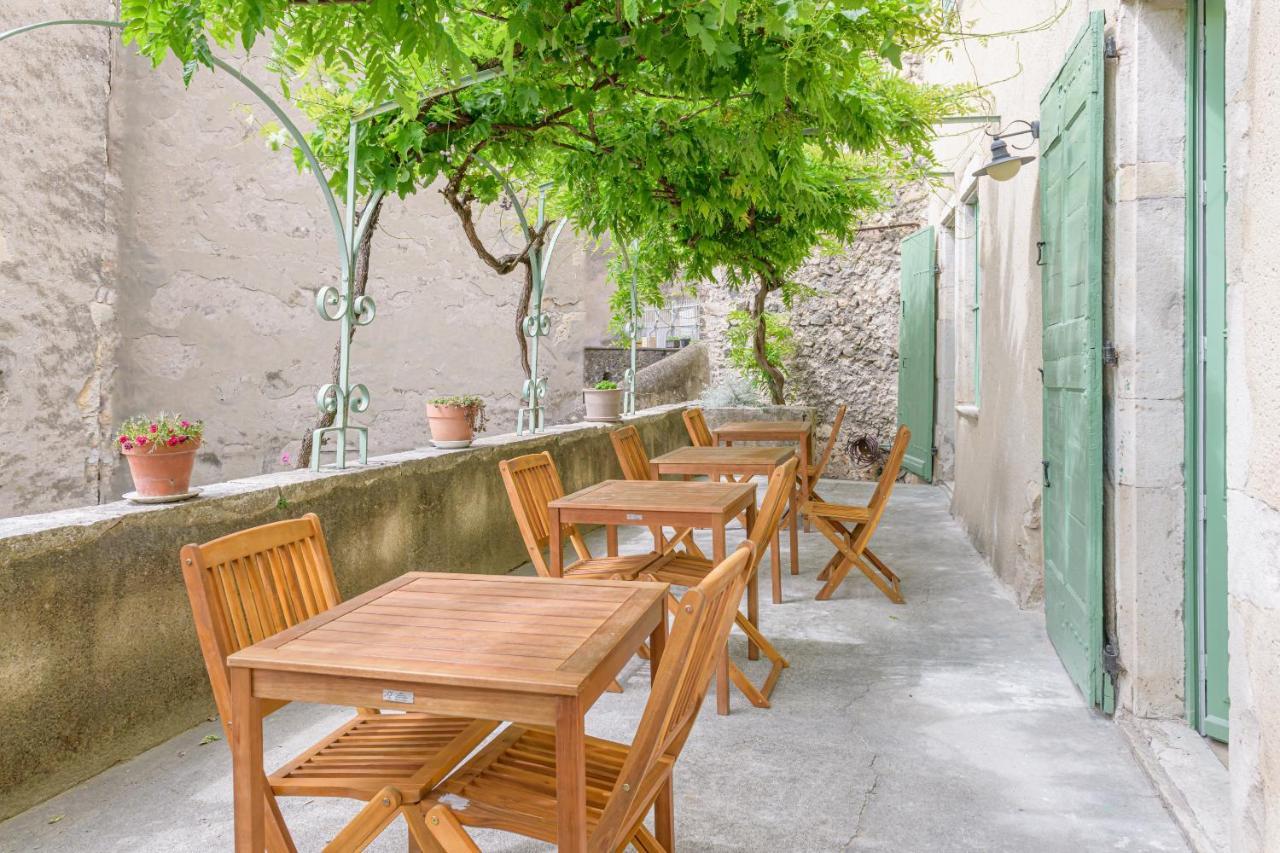 La Tour Des Remparts Bed & Breakfast *