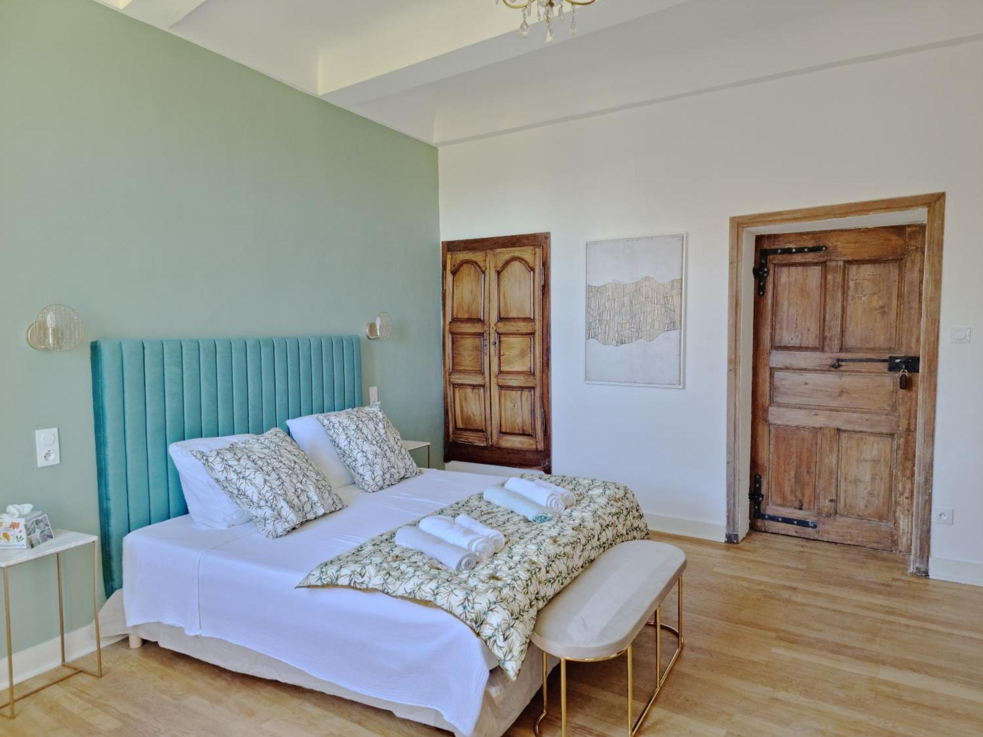 La Tour Des Remparts Bed & Breakfast